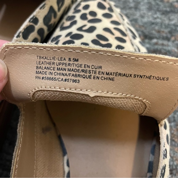 Treasure & Bond Cheetah Print Slip On Mules - Picture 2 of 8